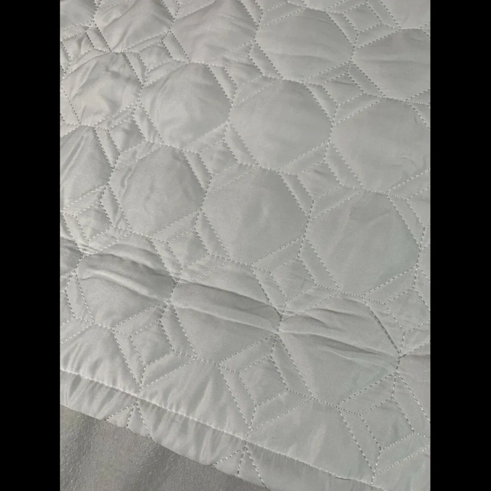 NEW Hotel Collection Alabastar Quilted (1) Standard Sham‎ Pillow